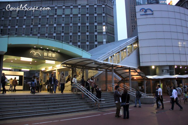 เที่ยวญี่ปุ่น at Shimbashi Station (Yurikamome Line).